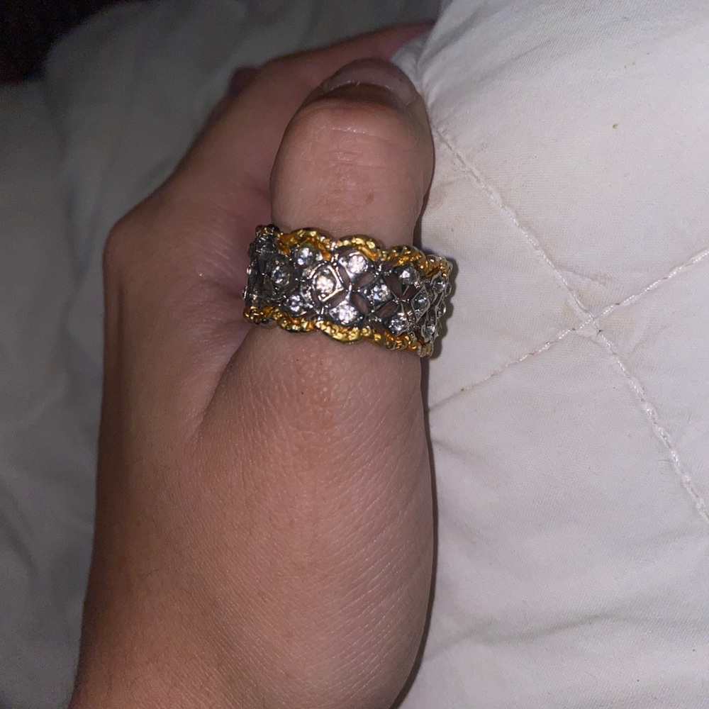silver and gold ring band